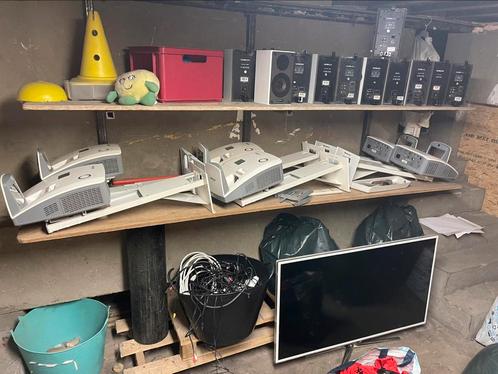 Lot de 6 projecteurs Vivitek DLP HDMI - Comme Neufs, Huis en Inrichting, Kasten | Stellingkasten, Zo goed als nieuw, Ophalen