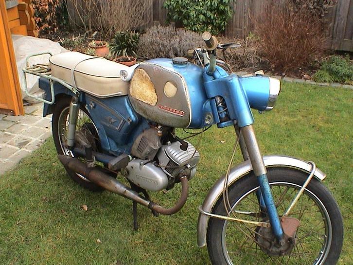 Gezocht: Zundapp 517 kader met achterbrug of 517 wrak, Fietsen en Brommers, Brommers | Zundapp, Gebruikt, Ophalen