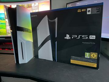 Playstation 5 Pro + disc beschikbaar voor biedingen