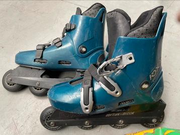 Inline skates 2 paar met toebehoren disponible aux enchères