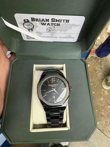 Montre Brian Smith beschikbaar voor biedingen