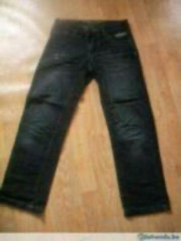 Zwarte jongensjeansbroek maat 140 beschikbaar voor biedingen