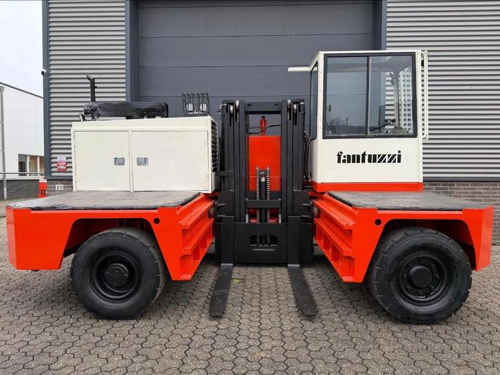 Fantuzzi SF45 4,5 ton diesel zijlader (bj 1996), Zakelijke goederen, Machines en Bouw | Heftrucks en Intern transport, Zijlader
