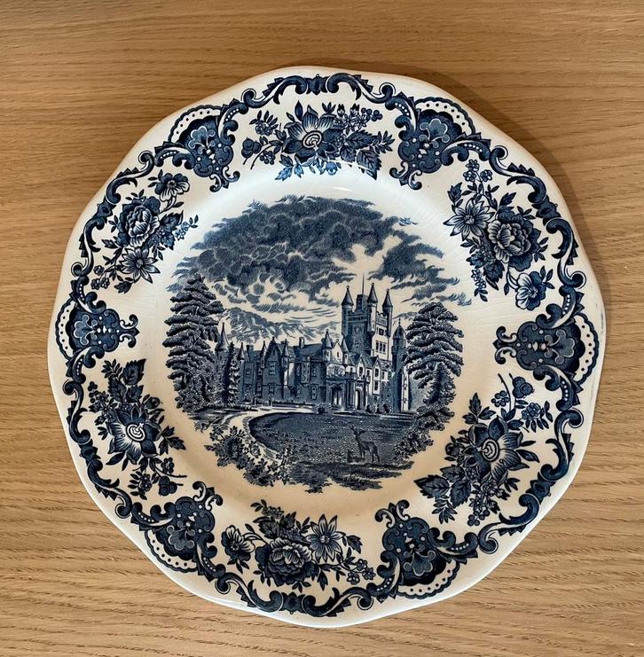 dinerbord van Enoch Wedgwood serie "Royal Homes of Britain", Antiek en Kunst, Antiek | Wandborden en Tegels, Ophalen