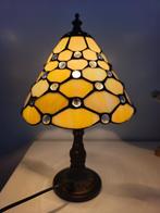 Tafellamp: Tiffany-stijl, glas-in-lood, Huis en Inrichting, Lampen | Tafellampen, Minder dan 50 cm, Zo goed als nieuw, Ophalen