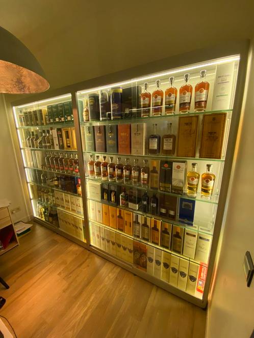 LED vitrinekast rum whisky gin verzameling aluminium, Huis en Inrichting, Kasten | Vitrinekasten, Ophalen of Verzenden