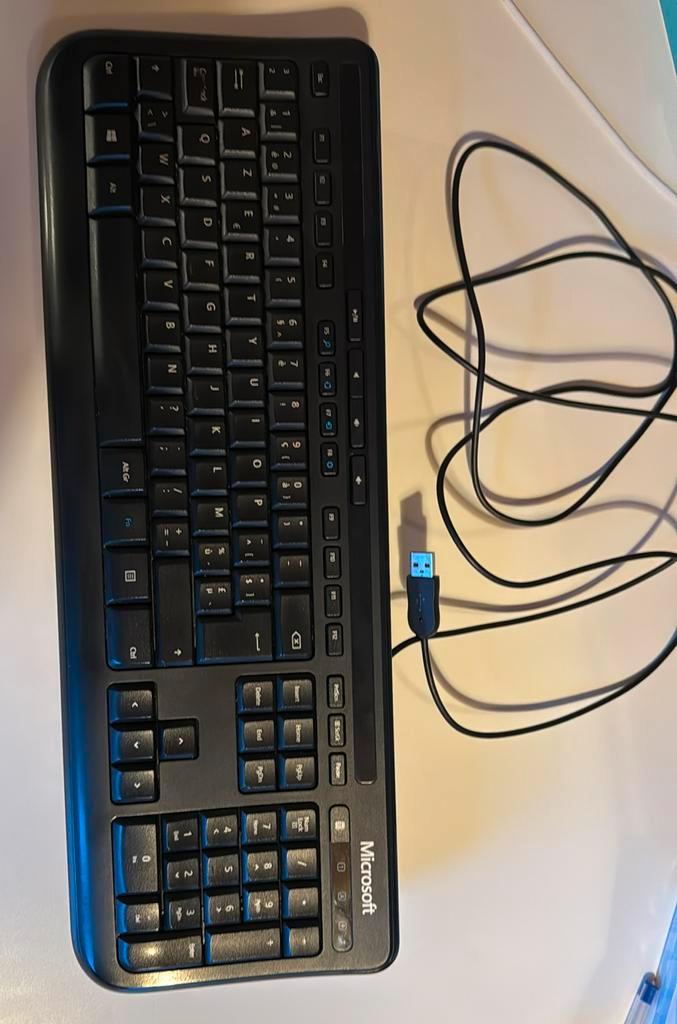 Microsoft Wired Keyboard 600 toetsenbord azerty, Computers en Software, Toetsenborden, Zo goed als nieuw, Azerty, Bedraad, Ophalen of Verzenden