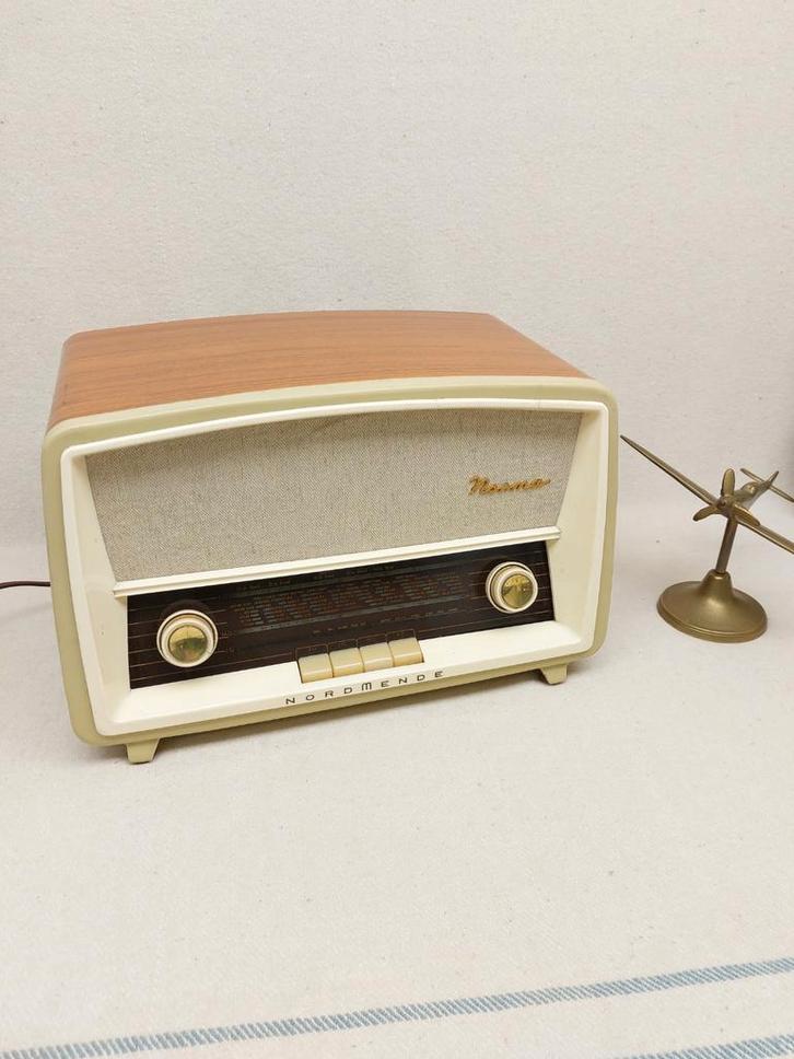 Vintage Bleutooth Radio Nordmende, TV, Hi-fi & Vidéo, Radios, Reconditionné, Radio, Enlèvement ou Envoi