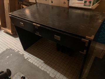 Retro Bureau 70s beschikbaar voor biedingen