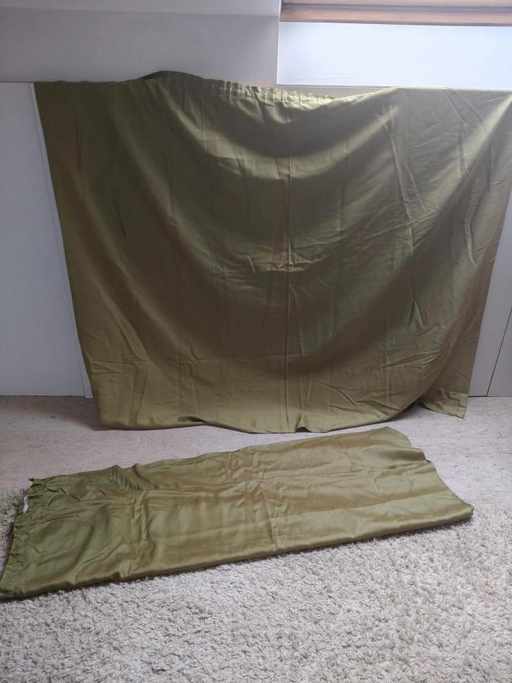 Luxe olijfgroene gordijnen met een zijdeachtige glans, Huis en Inrichting, Stoffering | Gordijnen en Lamellen, Gebruikt, 100 tot 150 cm