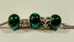 Zilverkleurige armband met groene kralen, Ophalen of Verzenden, Nieuw, Groen, Met bedels of kralen