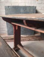 Banc d'école ancien, Enlèvement