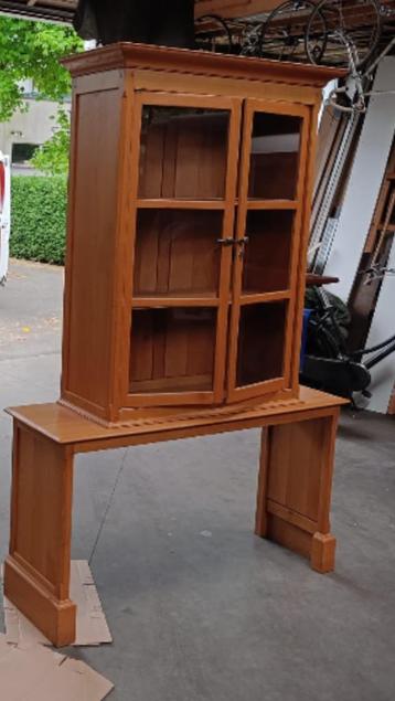 Houten vitrine kast, Huis en Inrichting, Kasten | Vitrinekasten, Ophalen, Zo goed als nieuw, Glas, Met deur(en)
