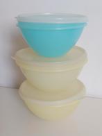 3 bols Tupperware avec couvercle, Maison & Meubles, Cuisine| Tupperware, Enlèvement, Utilisé, Bleu, Bol ou Canette