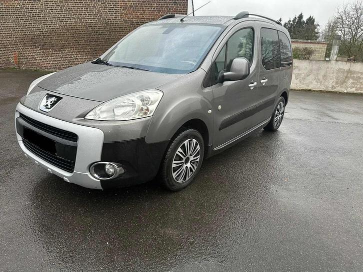 Peugot partner 1.6 hdi. Avec C.T, Auto's, Peugeot, Particulier, Partner, ABS, Airbags, Airconditioning, Alarm, Autonomous Driving