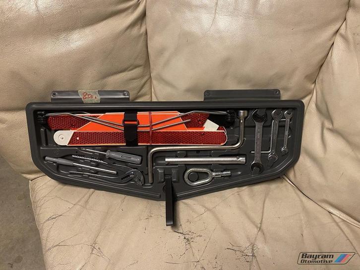 Bmw E31 Gereedschapsset onboard gereedschap 8-serie 850i 840, Auto-onderdelen, Interieur en Bekleding, BMW, Gebruikt, Ophalen of Verzenden