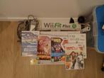 Nintendo Wii met bord en spelletjes, Games en Spelcomputers, Games | Nintendo Wii, Ophalen of Verzenden, Zo goed als nieuw, Eén computer