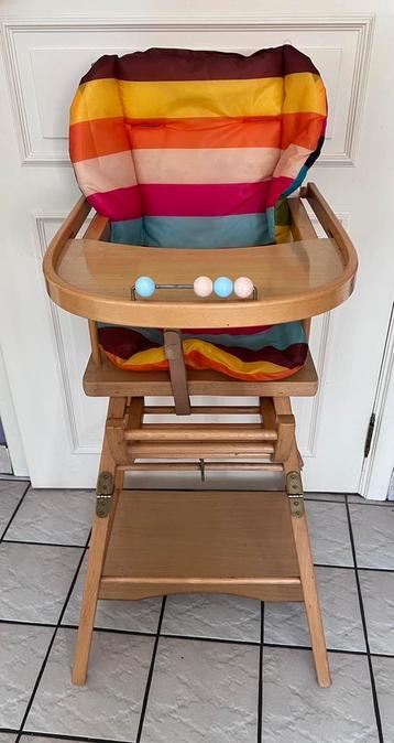 Kinderstoel met kussen (omvormbaar) beschikbaar voor biedingen