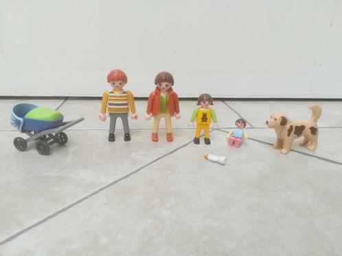 ② Playmobil – Famille avec landau et chien — Jouets