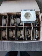 Oud model nico creem stopcontacten en schakelaars., Elektronische apparatuur, Onderdelen en Toebehoren, Ophalen, Gebruikt