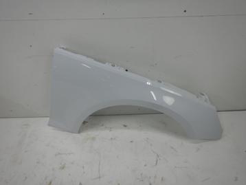 Audi A4 8W Zijscherm Spatscherm Rechts-voor 8W0821106A Wit beschikbaar voor biedingen