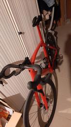 Trek madone sl6 disc ultegra viper red maat 58 2022, Fietsen en Brommers, Fietsen | Racefietsen, Ophalen