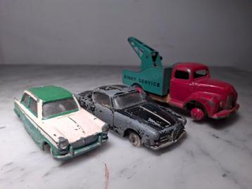 3 Dinky Toys- camion et voitures  beschikbaar voor biedingen
