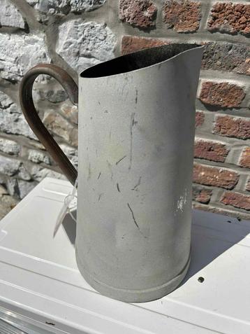 WWII - cruche allemande  de la 2em guerre marquée (coucou) beschikbaar voor biedingen