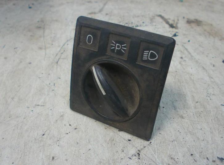 INTERRUPTEUR D'ECLAIRAGE Opel Rekord E1 / E2 / F (90044557), Autos : Pièces & Accessoires, Tableau de bord & Interrupteurs, Opel