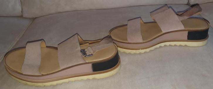SANDALES GENRE GABOR BEIGE SEMELLES ÉPAISSES 39-40, Kleding | Dames, Schoenen, Gedragen, Beige, Ophalen of Verzenden