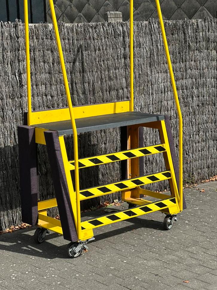 Roltrap werkplatform rolladder 100cm hoog, Doe-het-zelf en Bouw, Ladders en Trappen, Trap, Minder dan 2 meter, Ophalen of Verzenden