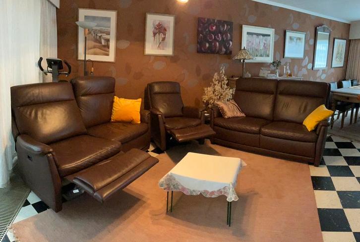 Salon leder bruin met (elektrische) relax, Maison & Meubles, Canapés | Coins salons complets, Comme neuf, Cuir, Enlèvement