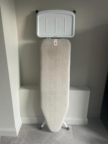 Strijkplank type B Brabantia, voor stoomunit beschikbaar voor biedingen