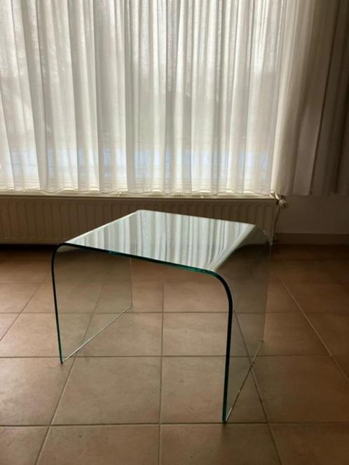 2 Glazen bijzettafeltjes, Huis en Inrichting, Tafels | Bijzettafels, Zo goed als nieuw, Minder dan 45 cm, 55 tot 75 cm, Glas, Ophalen