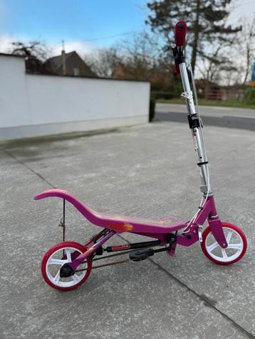 Step Space scooter roze met ketting  beschikbaar voor biedingen