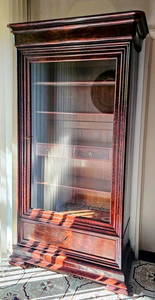 Biedermeier vitrinekast in mahonie, rond 1850, Huis en Inrichting, Kasten | Vitrinekasten, Gebruikt, Ophalen