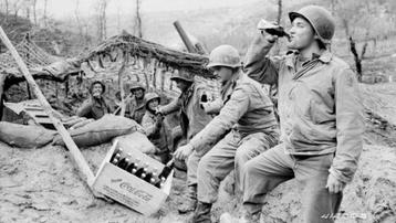 WW2 paire de bouteilles Coca Cola 1944 beschikbaar voor biedingen