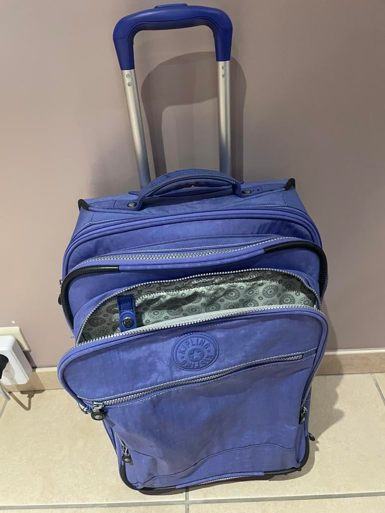 Kipling troley valise mauve, Handtassen en Accessoires, Tassen | Reistassen en Weekendtassen, Gebruikt, Overige kleuren, 30 cm of meer