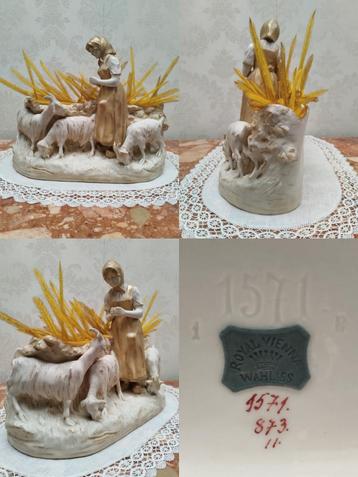 Porseleinen beeld Royal Vienna (Royal Dux) beschikbaar voor biedingen