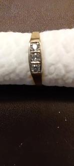 Elegante Gouden 14krt Damesring voorzien van Drie Zirkonia's, Enlèvement ou Envoi, 18 à 19, Or, Comme neuf