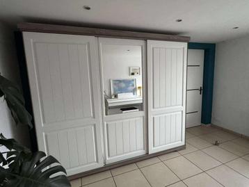 Armoire à portes coulissantes 260cm beschikbaar voor biedingen