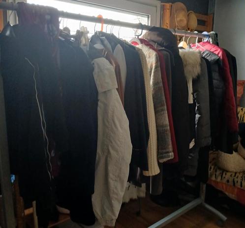 Gros lot de  plus de 500 vêtements femme, Kleding | Dames, Overige Dameskleding, Zo goed als nieuw, Ophalen