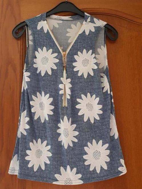 Top/Blouse-jeansblauw met witte bloemetjes-maat M/L-NIEUW, Kleding | Dames, Blouses en Tunieken, Nieuw, Maat 38/40 (M), Blauw