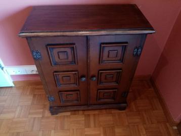 Armoire ancienne " style anciens " beschikbaar voor biedingen