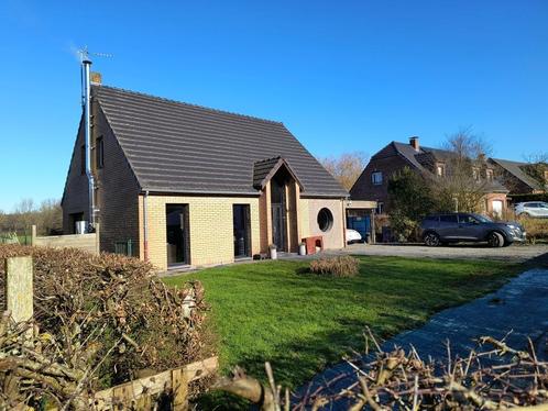 Maison à vendre 4 chambres idéalement située, Immo, Huizen en Appartementen te koop, Provincie Henegouwen, 1000 tot 1500 m², Vrijstaande woning