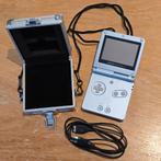 Pearl Blue Gameboy Advance SP met metaal draaghoes, Games en Spelcomputers, Spelcomputers | Nintendo Game Boy, Ophalen, Gebruikt