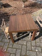 Speeltafeltje en 2 stoeltjes met rieten zitting, Ophalen, Gebruikt