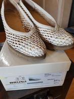 lot de 2 paires de chaussures 37, Enlèvement ou Envoi, Rosetti, Comme neuf, Blanc