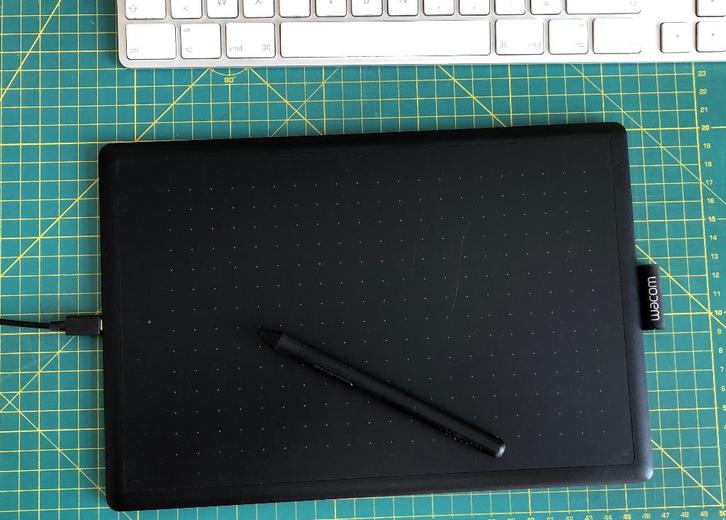 Tablette Wacom One M, Informatique & Logiciels, Tablettes graphiques, Utilisé, Filaire, Enlèvement ou Envoi
