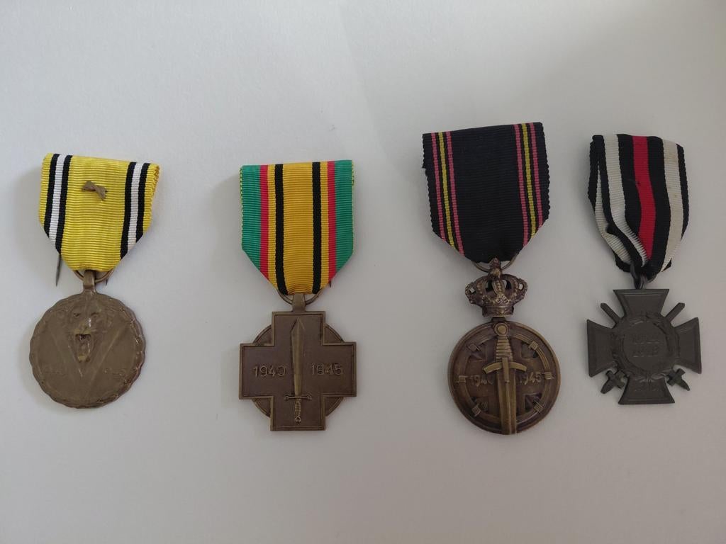 4 medailles, Ophalen